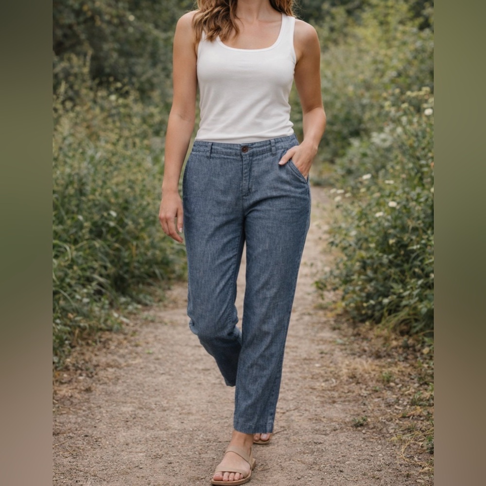 GAP Girlfriend Pants Size 10 Blue Chambray Straight Leg
